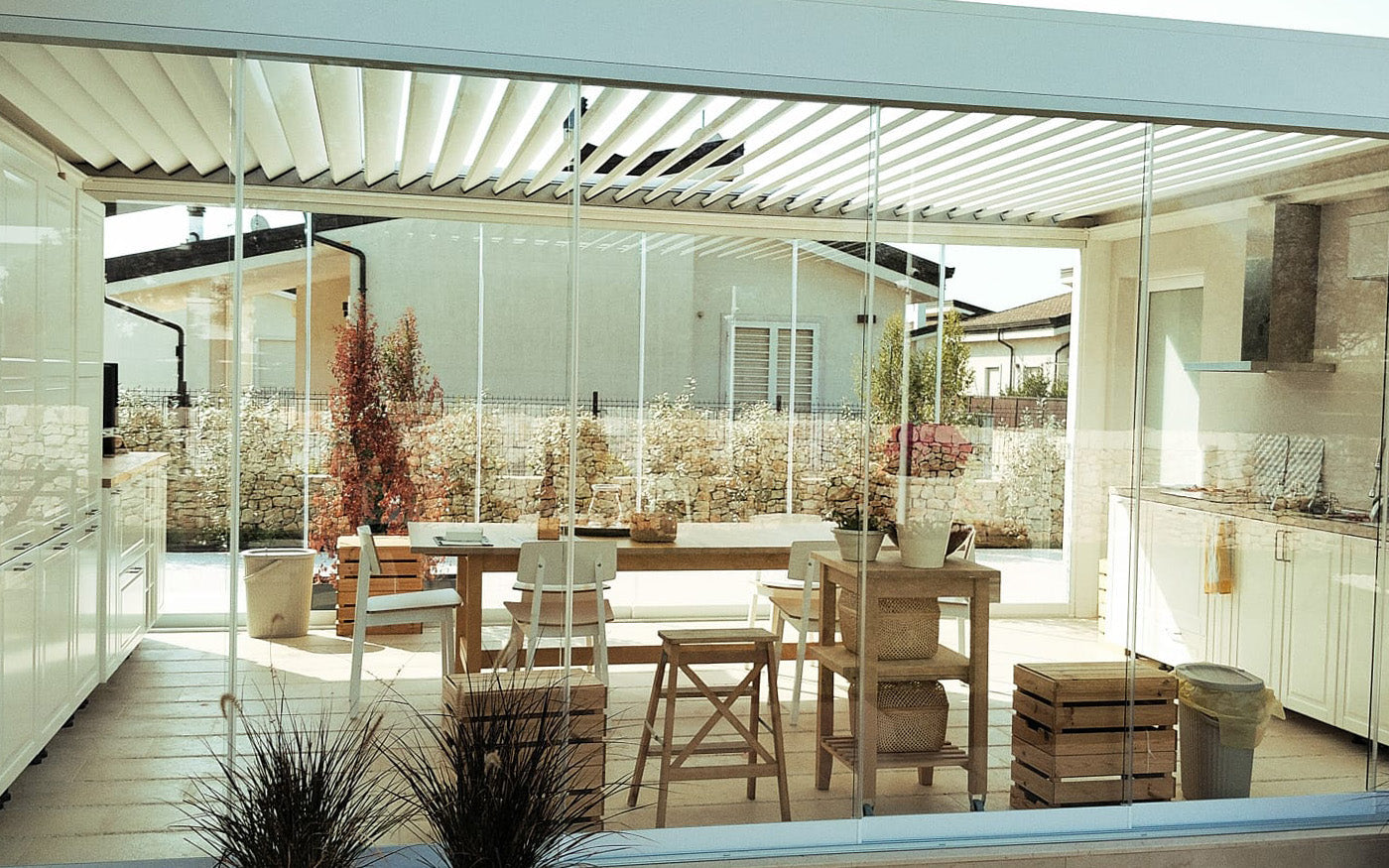 Diseño y confort en la costa italiana: proyecto Pérgola Bioclimática Altea en Bari