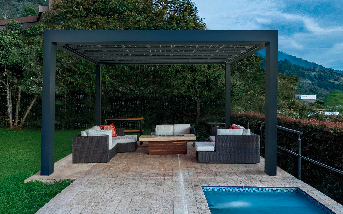 ¿Por qué instalar pérgolas fotovoltaicas en terrazas?