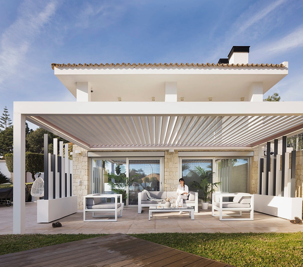 Frontal Pergola Bioclimática modelo Altea en casa particular del Vedat