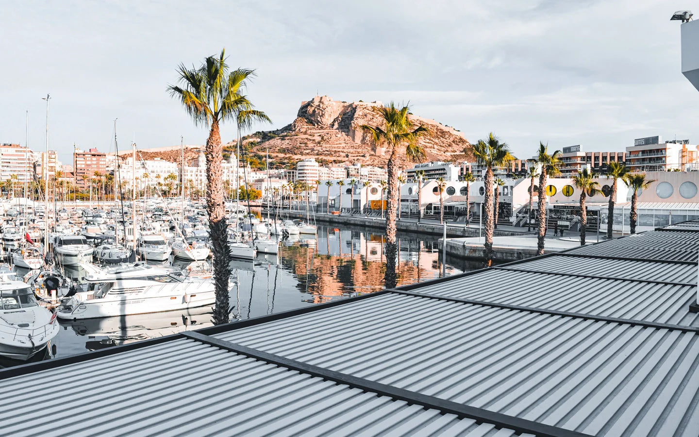 Customized Bioclimatic Pergolas to renovate the Marina Deportiva of the Port of Alicante