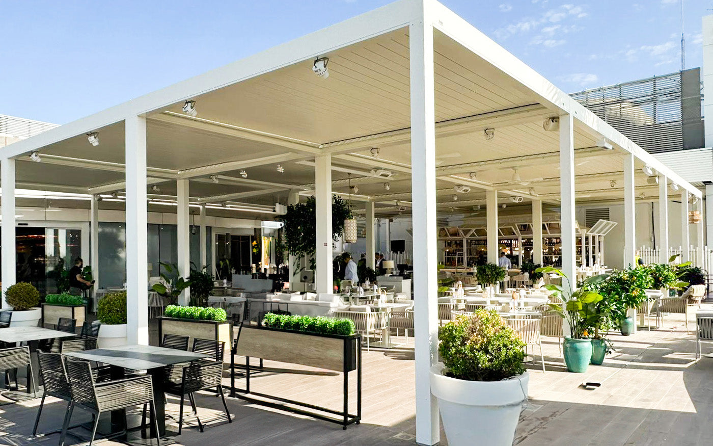 Agrandissement de la Zone Gourmet d'El Corte Inglés à Malaga avec notre Pergola Bioclimatique Altea